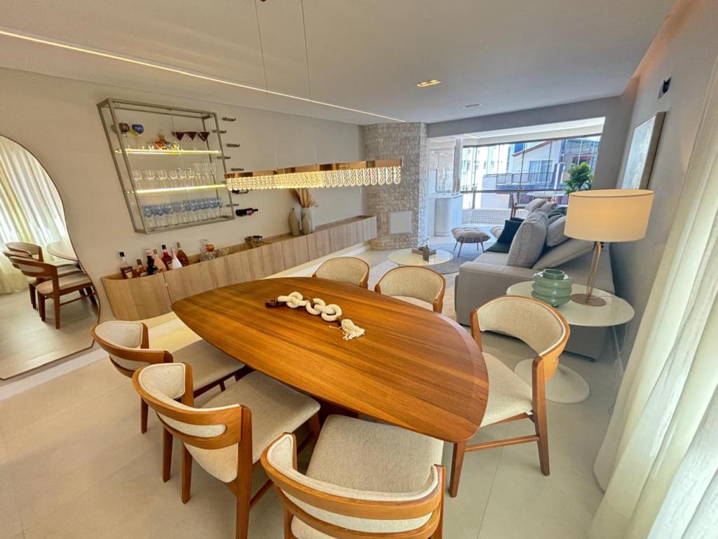 Apartamento 3 Dormitórios