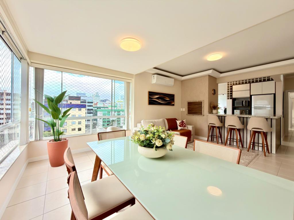 Apartamento 3 Dormitórios
